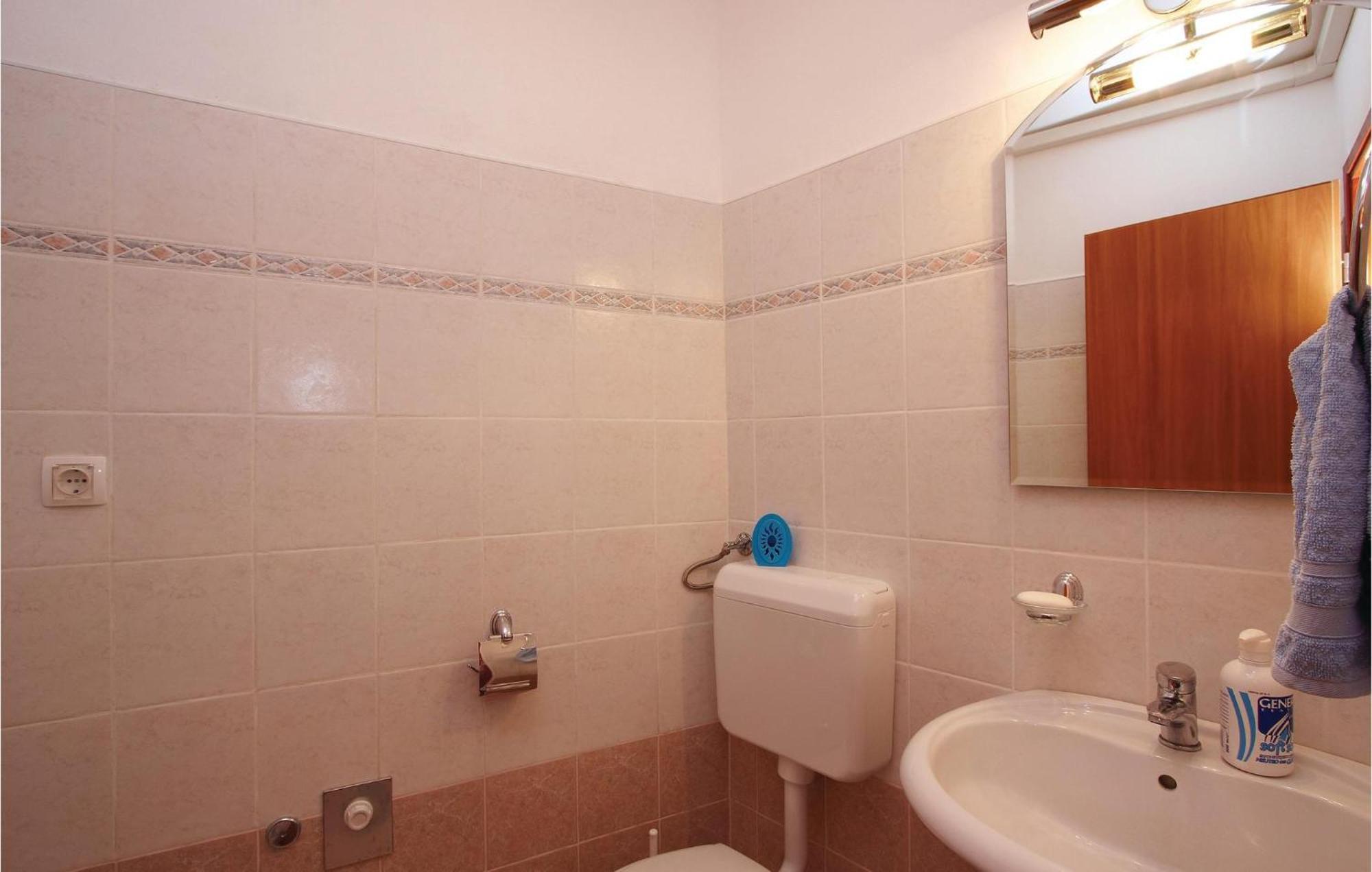 2 Bedroom Awesome Apartment In 普罗明 外观 照片
